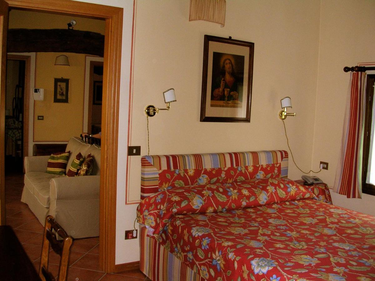 Agriturismo Corte Bebbi Bibbiano  ภายนอก รูปภาพ